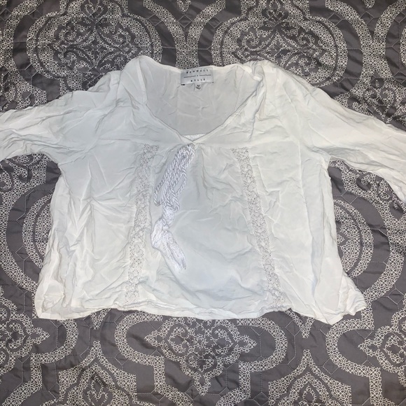 White Top - Picture 2 of 3